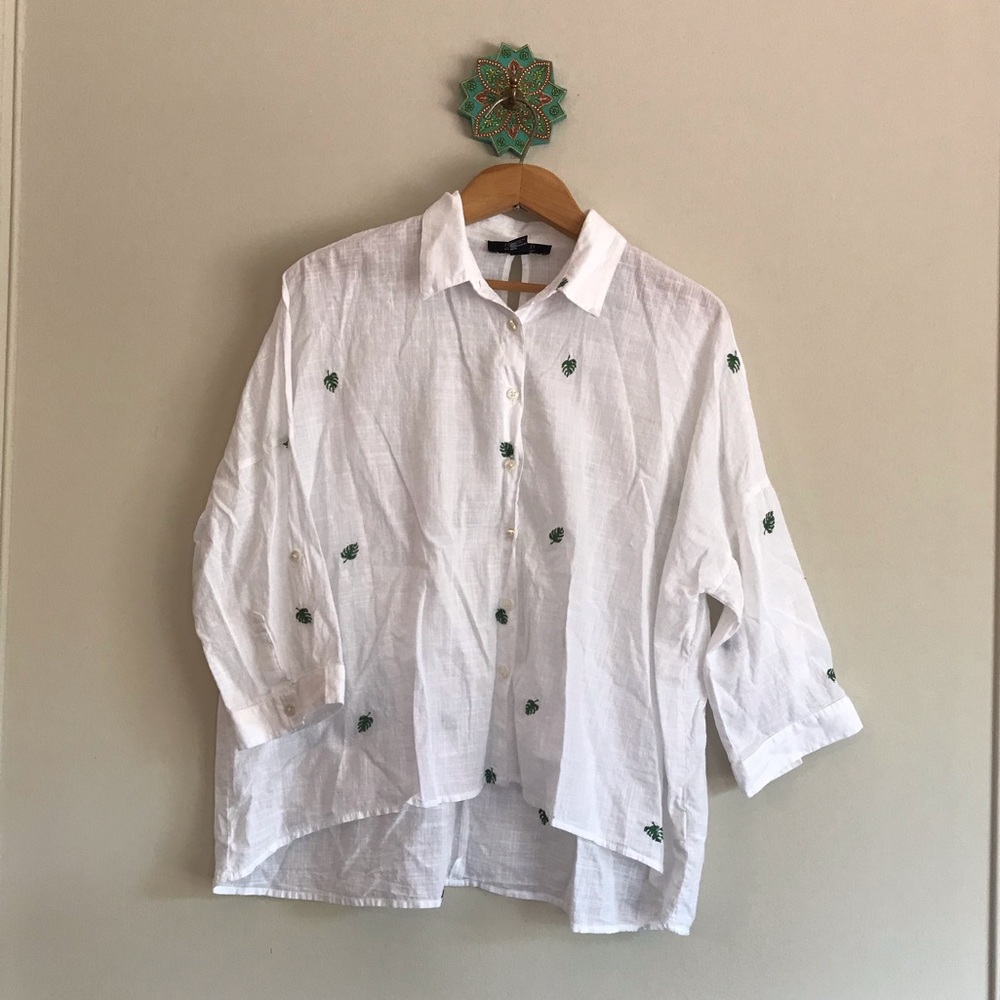 Linen dolman sleeve hi-lo button-down, size M